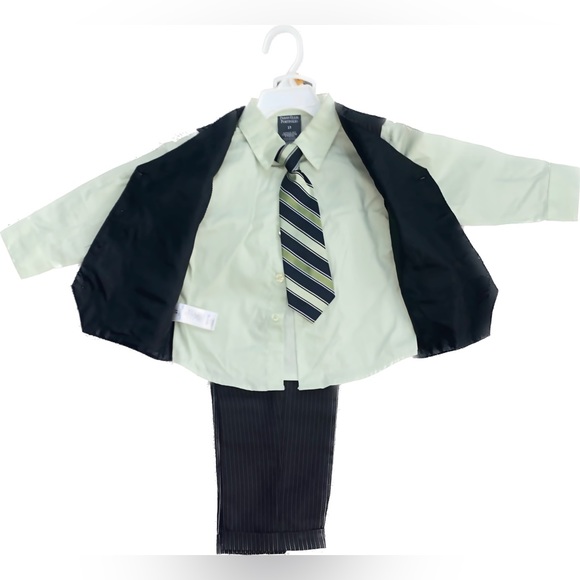 Perry Ellis Portfolio 4 Piece Suit Size 3T - Picture 3 of 5